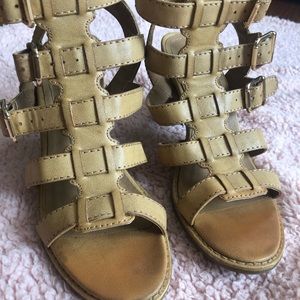 Women’s shoes white mountain size 6.5